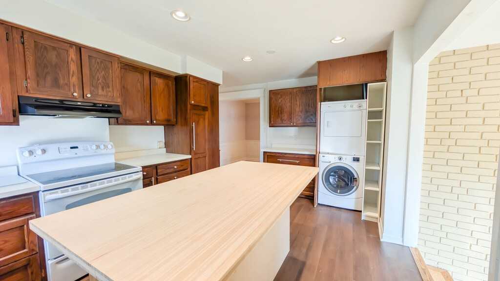 262 Alscot Cres - Photo 2 of 20
