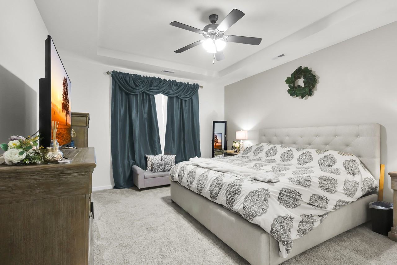 1011 Spivey Cir #1 - Photo 5 of 39