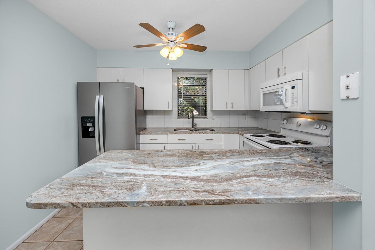 1303 S Moody Ave #B - Photo 3 of 41
