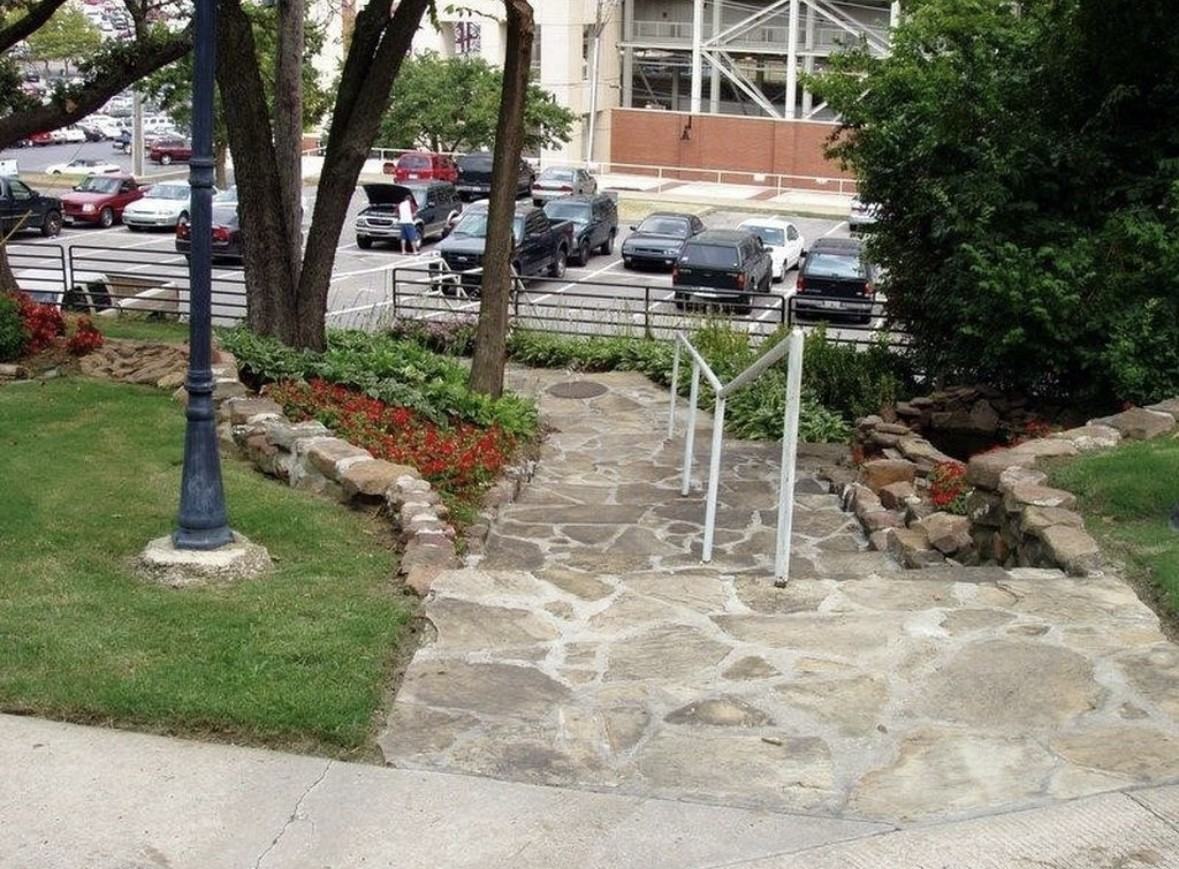 410 N Oliver Ave #1 - Photo 3 of 18