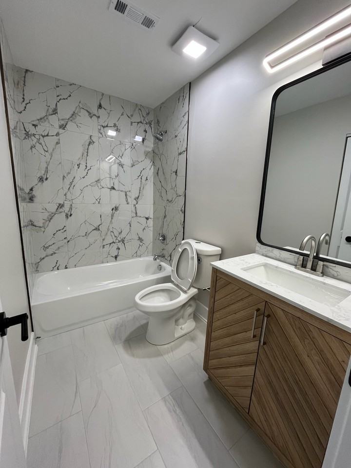 809 Wellington Dr #1 - Photo 2 of 7