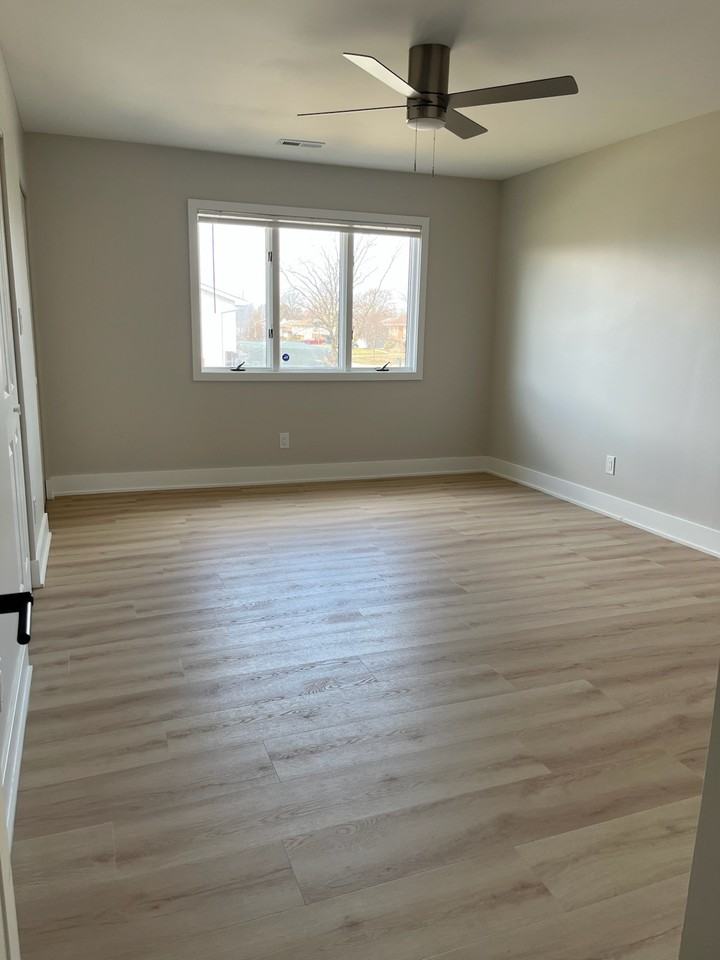 809 Wellington Dr #1 - Photo 4 of 7