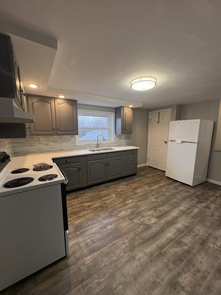 304 Green Grove Rd #304 - Photo 4 of 19