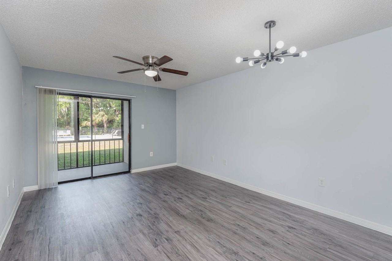 3165 South St. - Photo 5 of 38