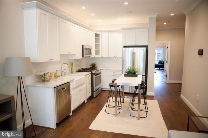 39 U St Ne #1 - Photo 3 of 28