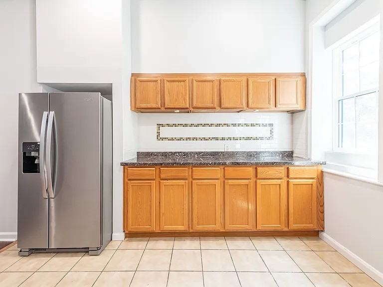 951 N 6th St #1 - Photo 4 of 15