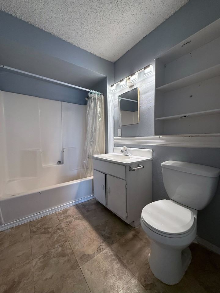 10850 Shiloh Rd #303 - Photo 6 of 8