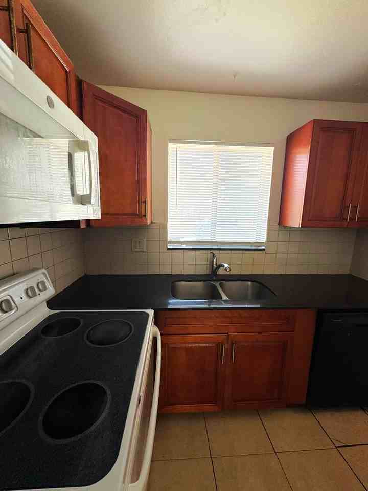 933 W Jasmine Dr #933-5 - Photo 7 of 13