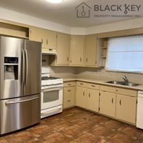 564 Queens Ave #1 - Photo 1 of 1