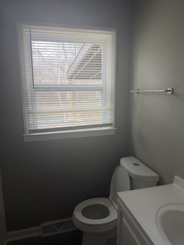 524 Newcastle Rd #1 - Photo 5 of 49