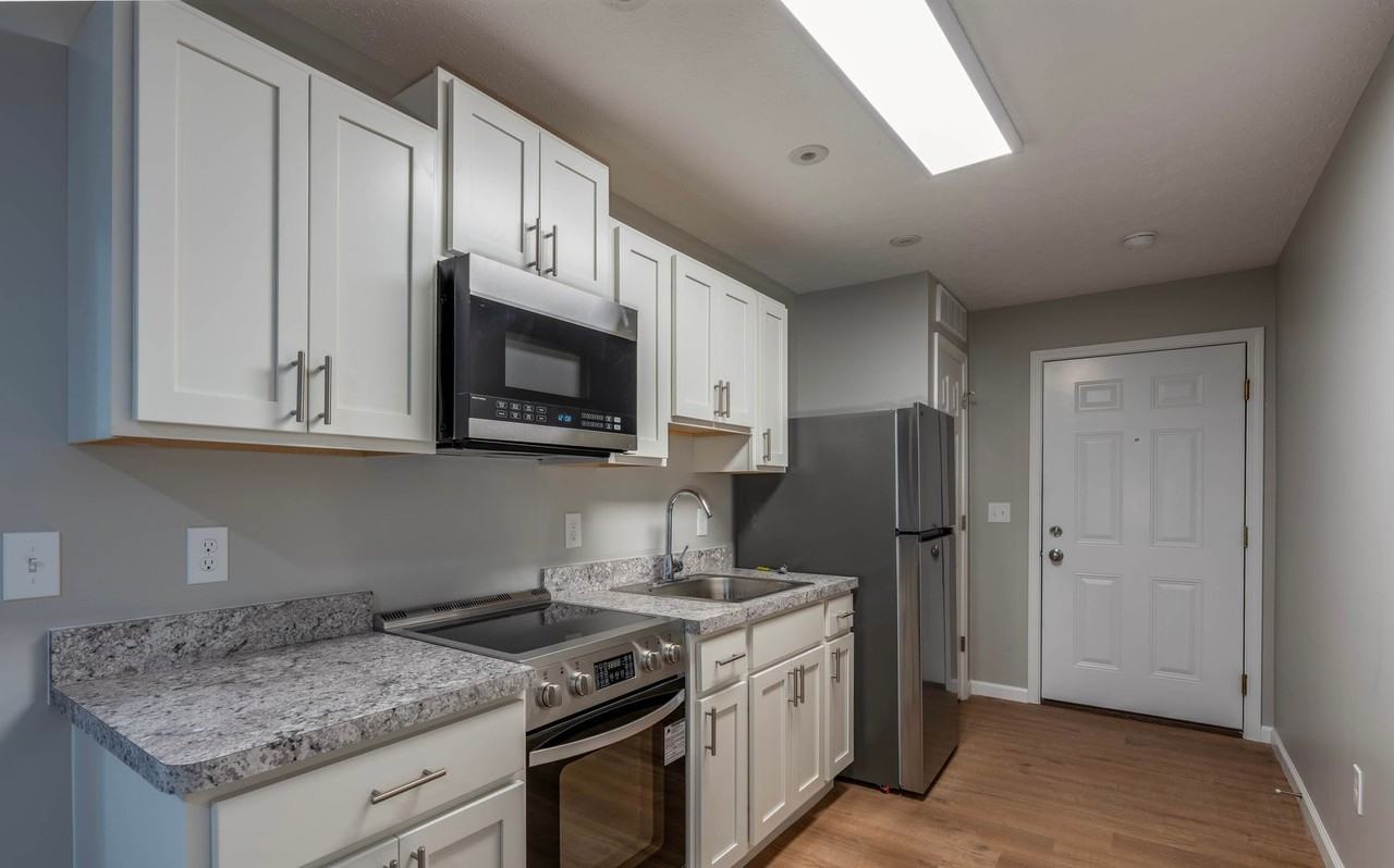 University Commons Apartments - Photo 5 of 37