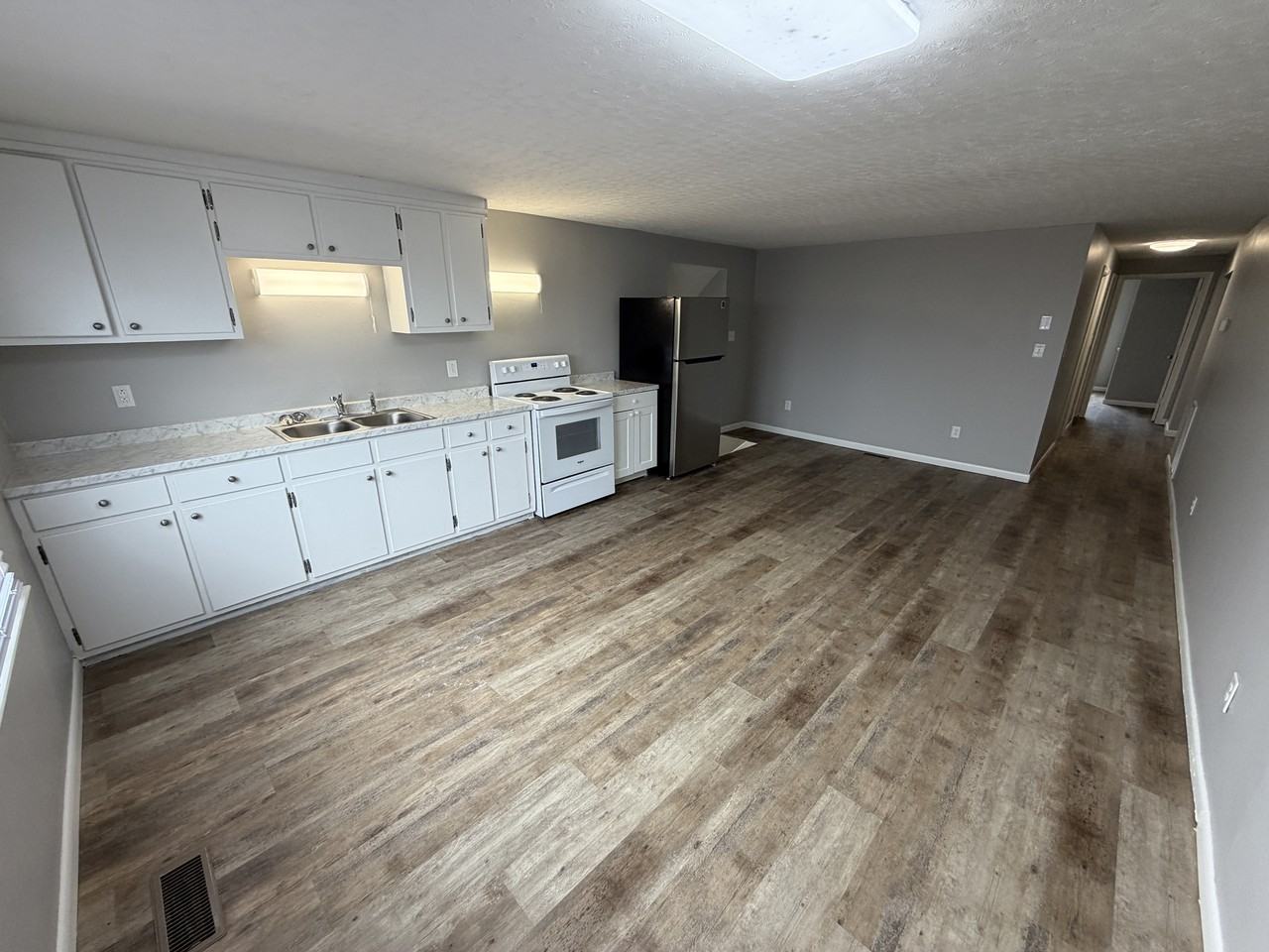 253 Magnolia Ave #C - Photo 6 of 13