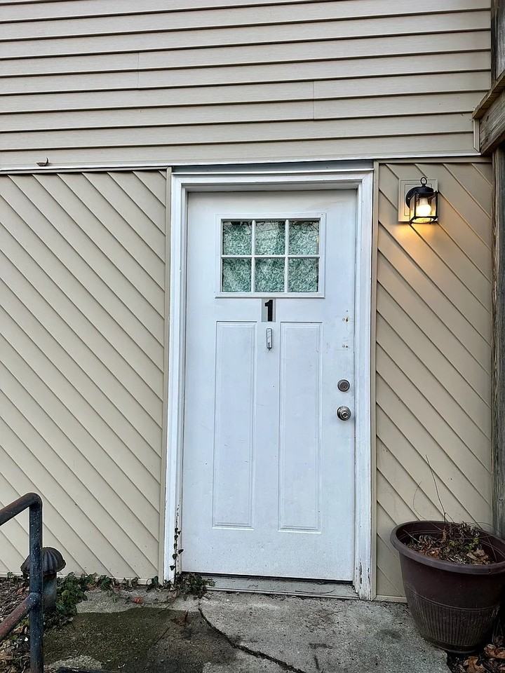 726 Cliff St #1 - Photo 2 of 24