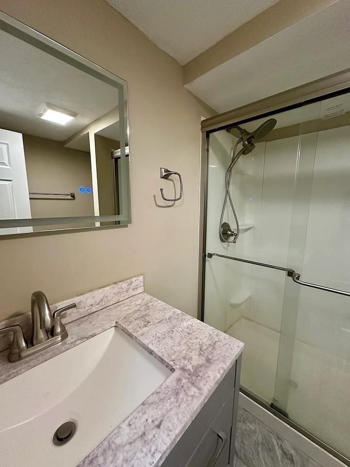 726 Cliff St #1 - Photo 3 of 24