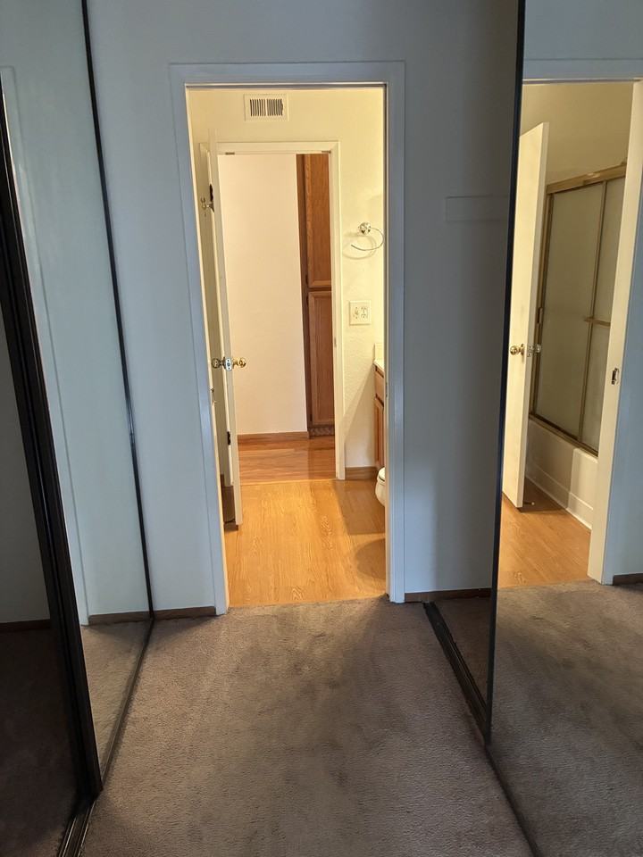 1065 Huntington Cmn #1 - Photo 3 of 9