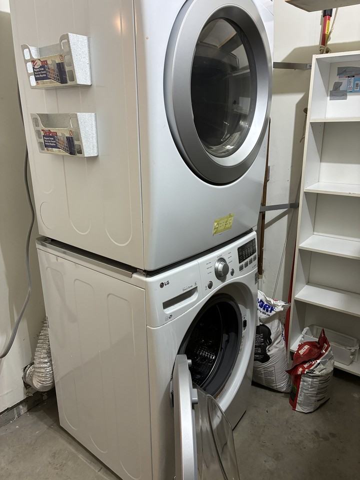 1065 Huntington Cmn #1 - Photo 5 of 9