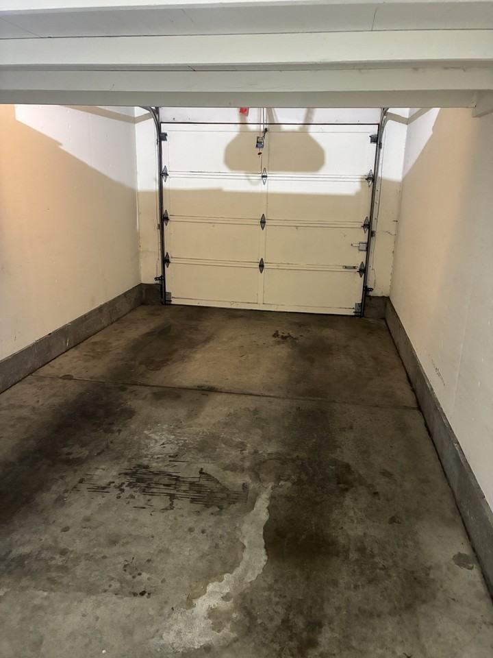 1065 Huntington Cmn #1 - Photo 7 of 9