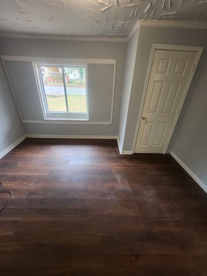 8 Tuxedo Ave #1 - Photo 6 of 14