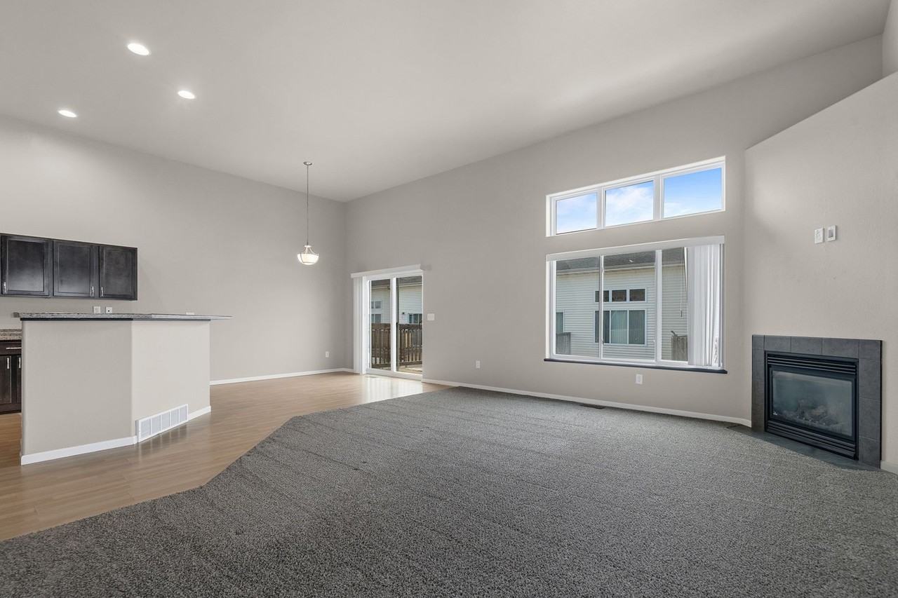 Stonebridge Town Homes - Photo 3 of 20