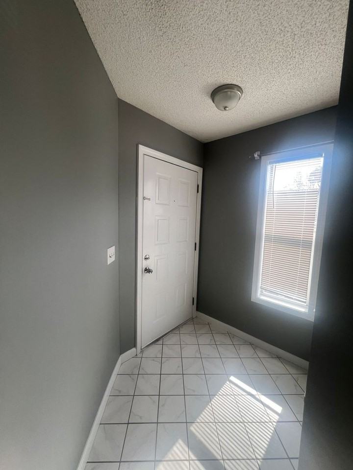 4162 Breezewood Dr #101 - Photo 3 of 29