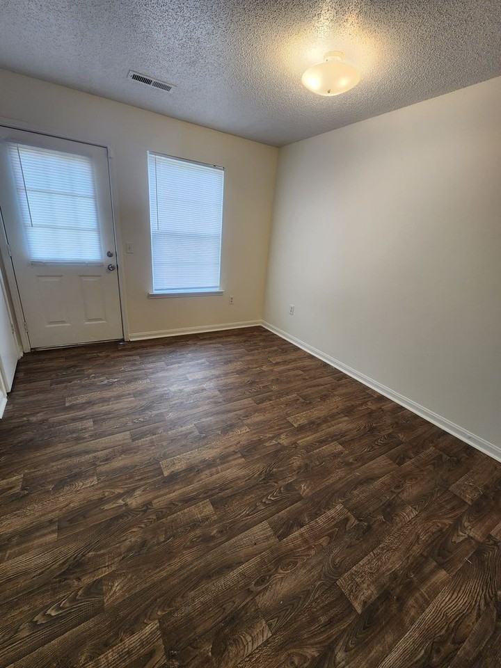 Castlewood Apartments - Photo 2 of 9