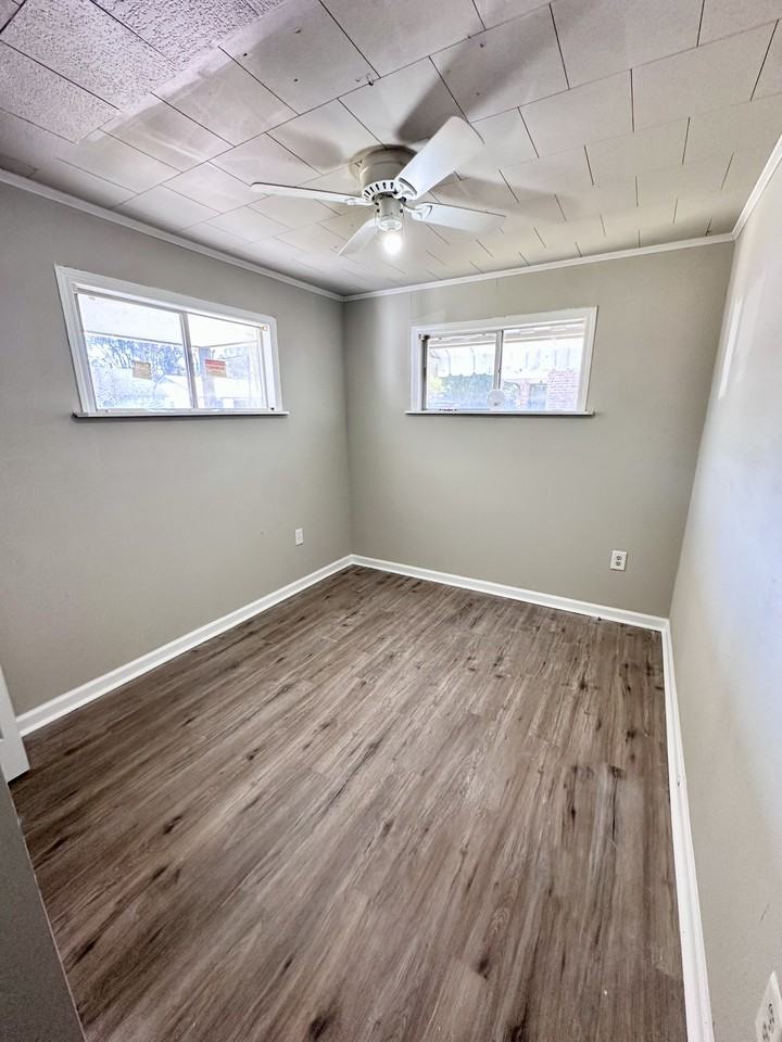 3835 Sherwood St #1 - Photo 4 of 13