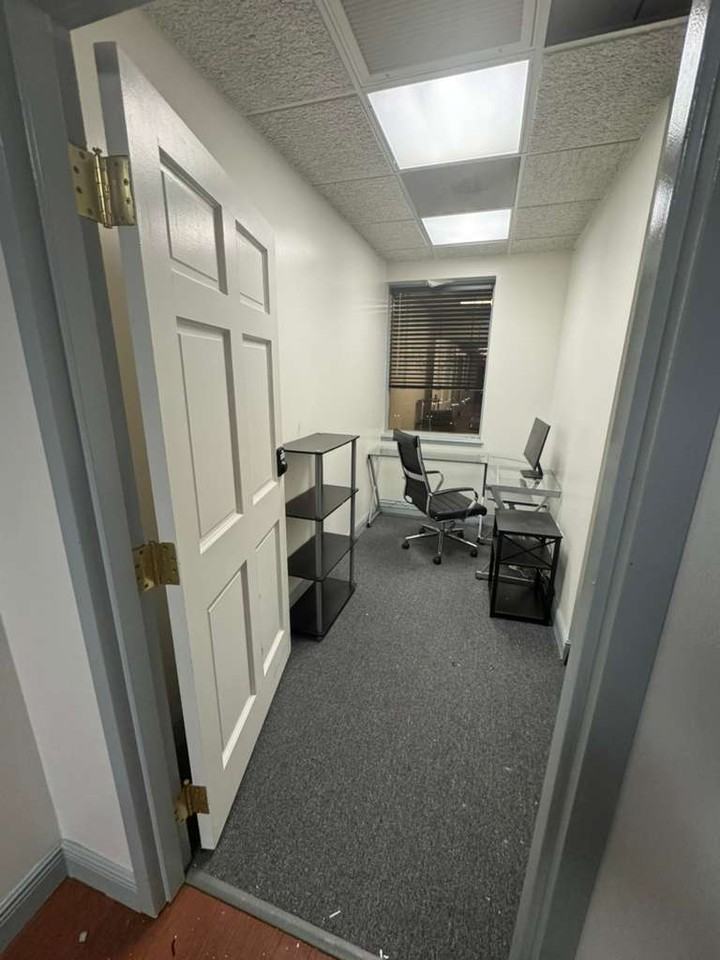 14 E Washington St 15th Fl #1 - Photo 2 of 9