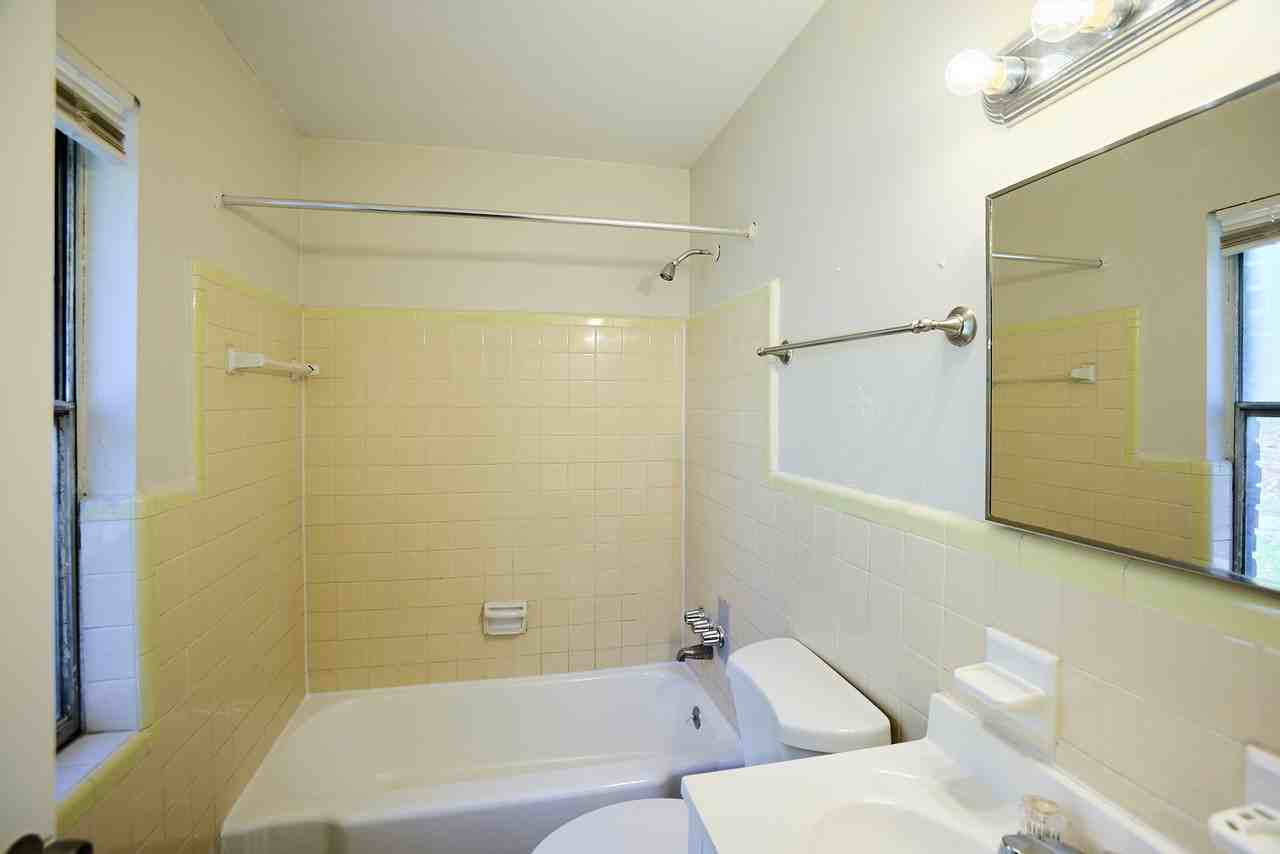 2151 Lenox Rd NEUnit C7 #C7 - Photo 3 of 8