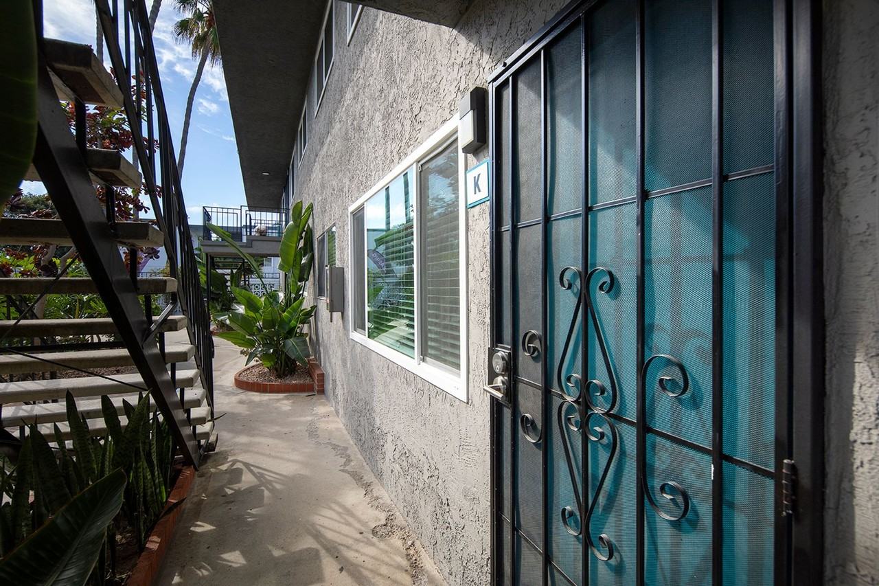 Catalina Pacific Apartments - Photo 4 of 27