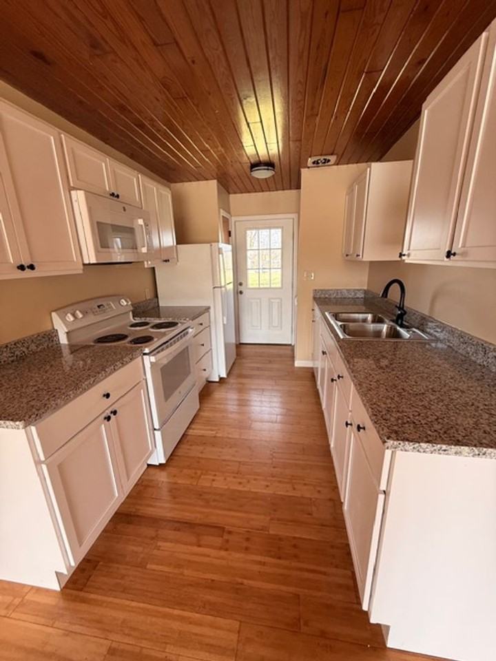 Dollywood Lane Units - Photo 5 of 50