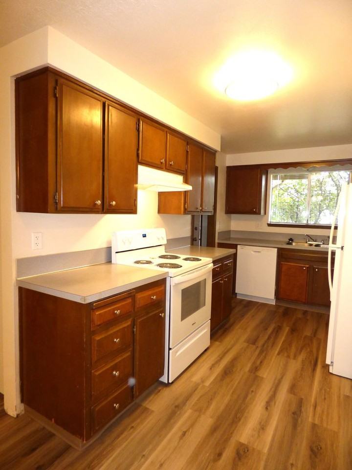 4824 Falcon Ct Ne - Photo 2 of 34