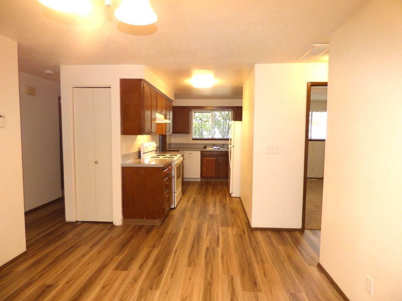 4824 Falcon Ct Ne - Photo 3 of 44