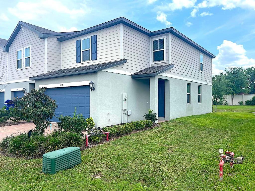 1458 Sage Bush St - Photo 2 of 32