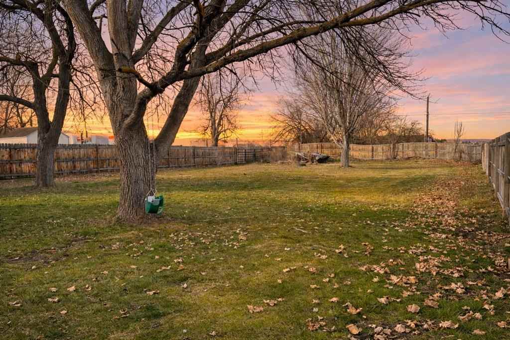 2067 Sundown St - Photo 2 of 50