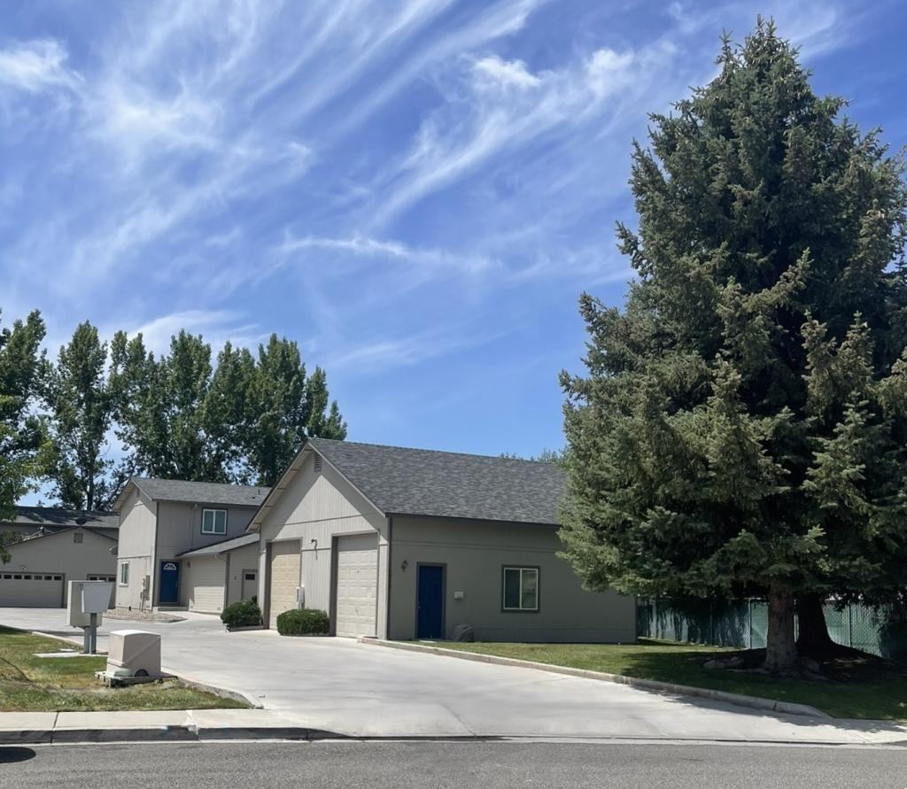 1379 Village Way - Photo 2 of 16