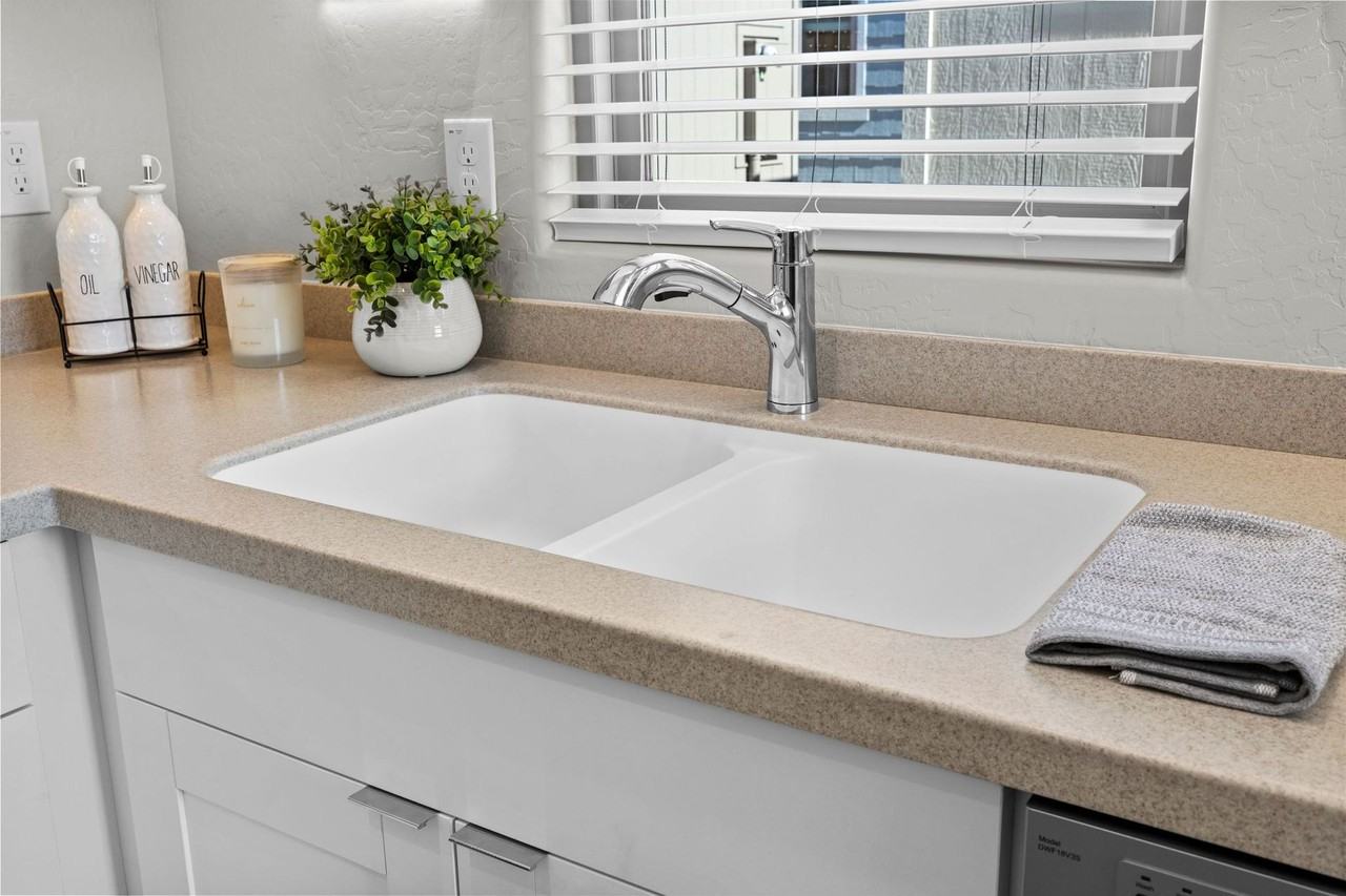 Baja Bungalows - Photo 5 of 12