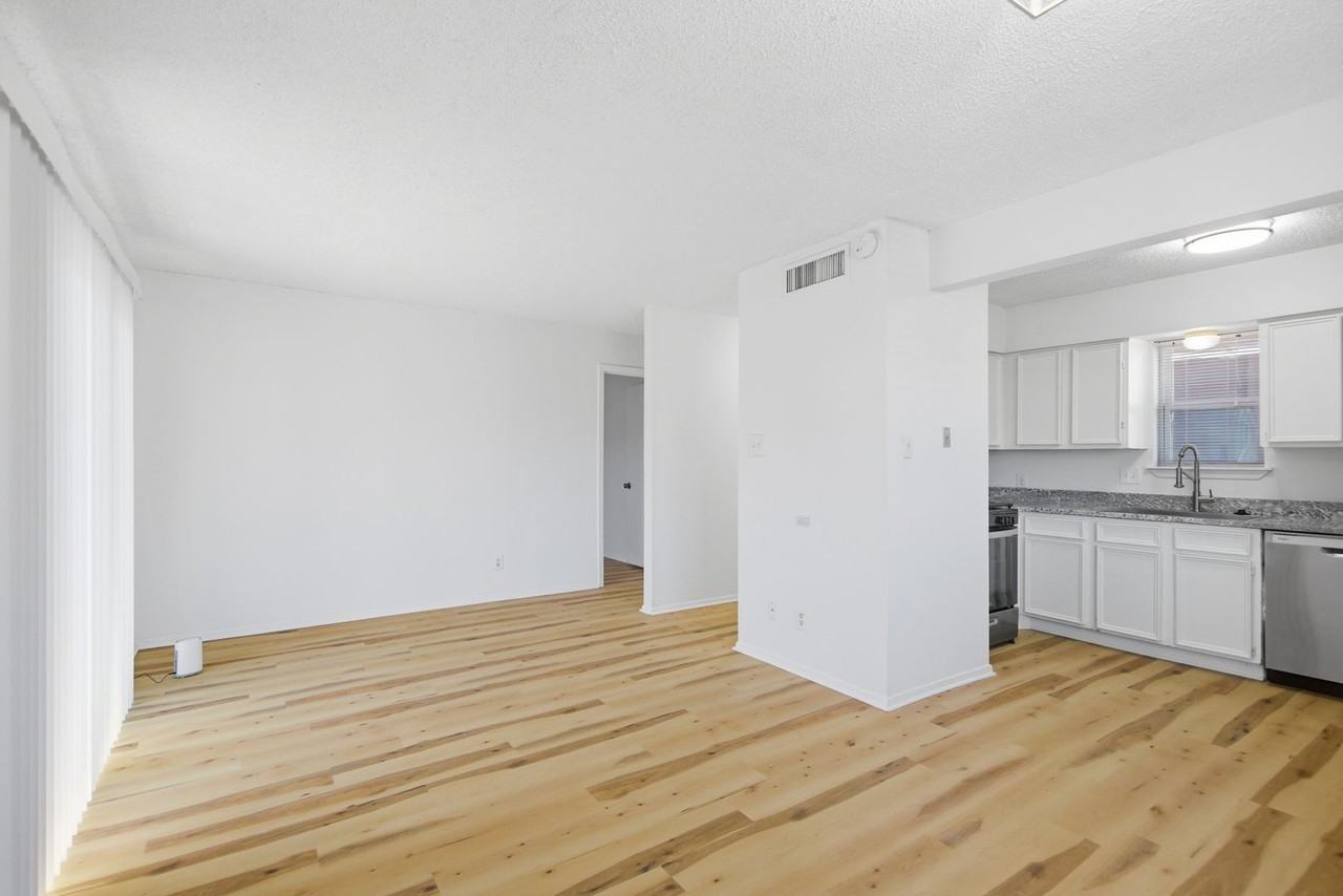 2707 Windswept Cv #201 - Photo 4 of 18