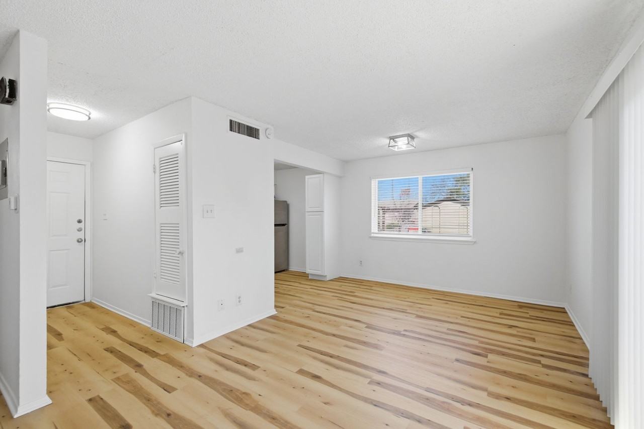 2707 Windswept Cv #201 - Photo 5 of 18