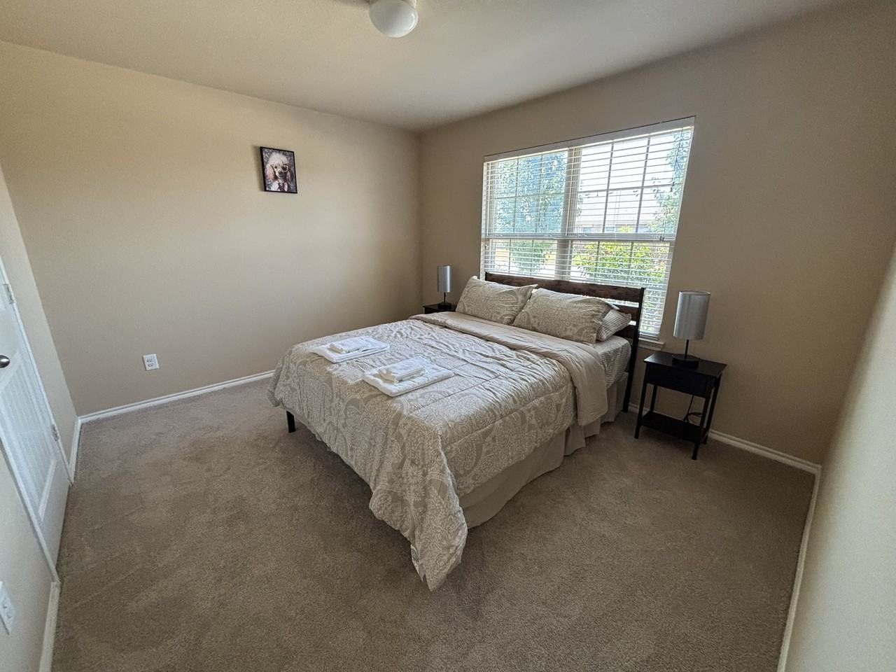 912 Platinum Drive - Photo 2 of 17