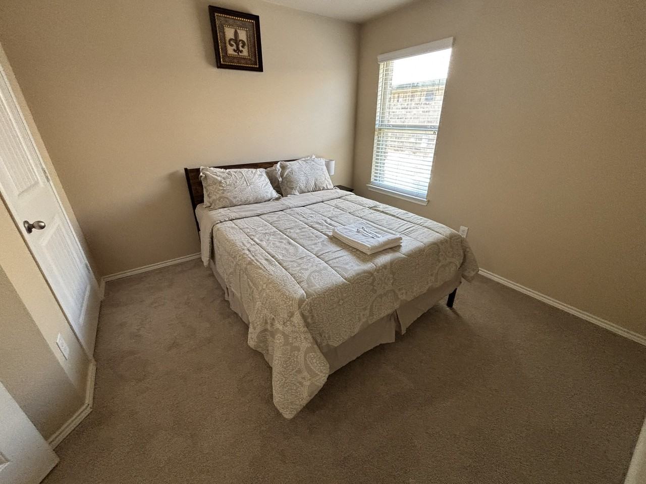 912 Platinum Drive - Photo 4 of 17