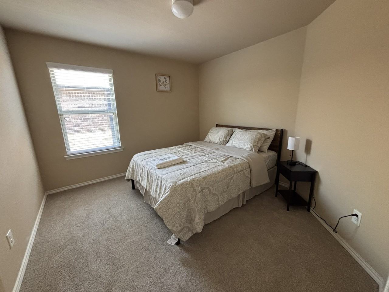 912 Platinum Drive - Photo 3 of 17