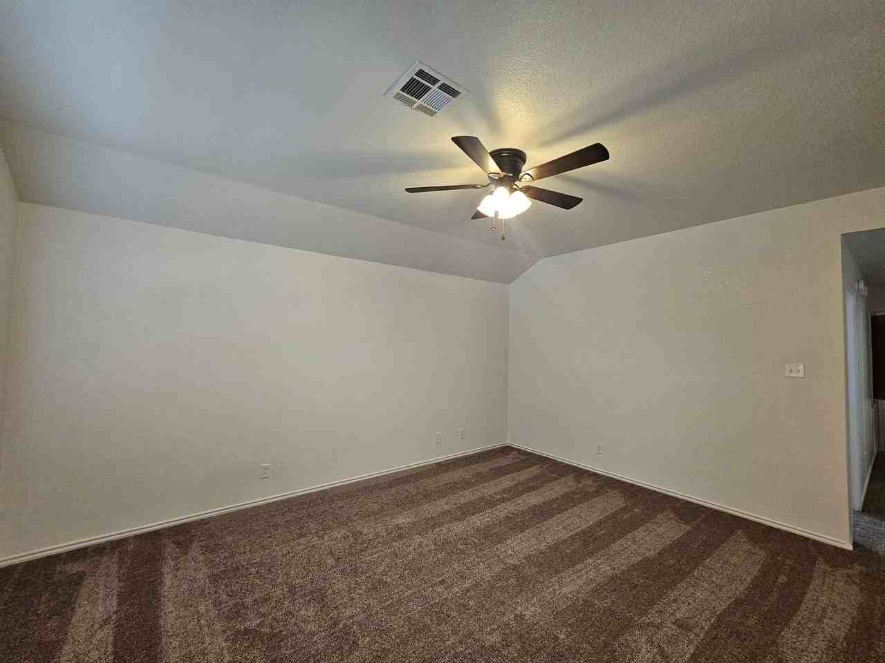 2104 Agate Dr - Photo 3 of 18