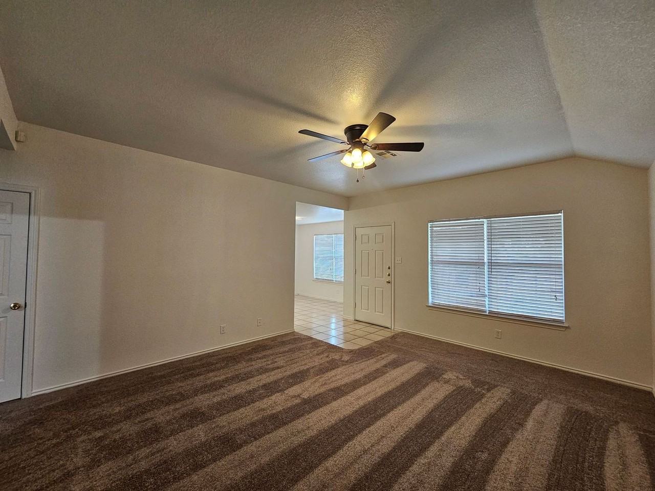 2104 Agate Dr - Photo 4 of 18