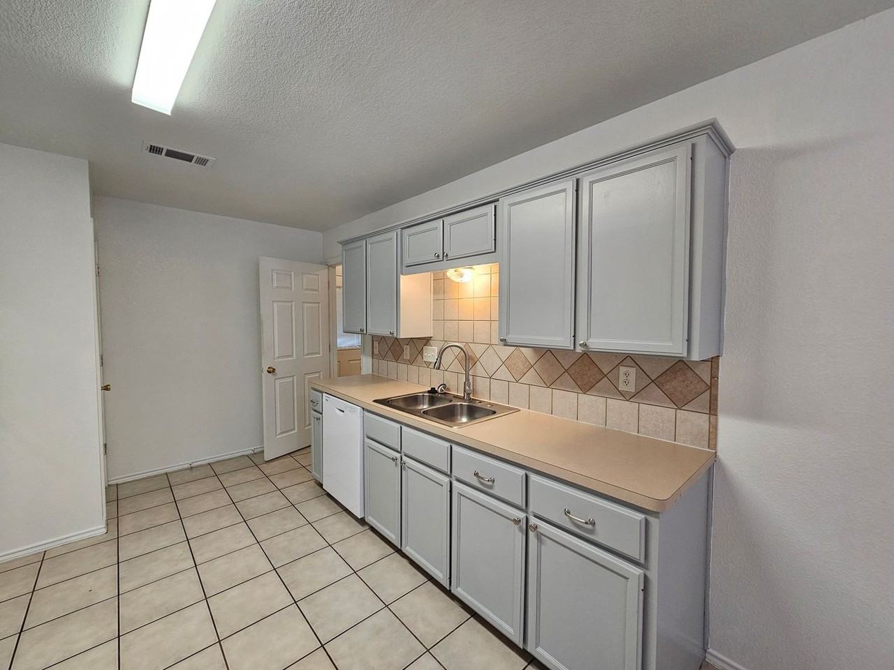 2104 Agate Dr - Photo 6 of 18