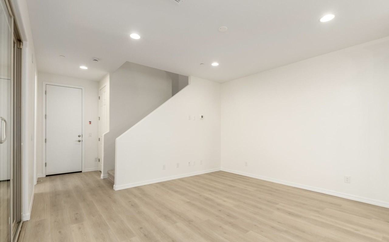 2910 North Clanton Street - Photo 2 of 13