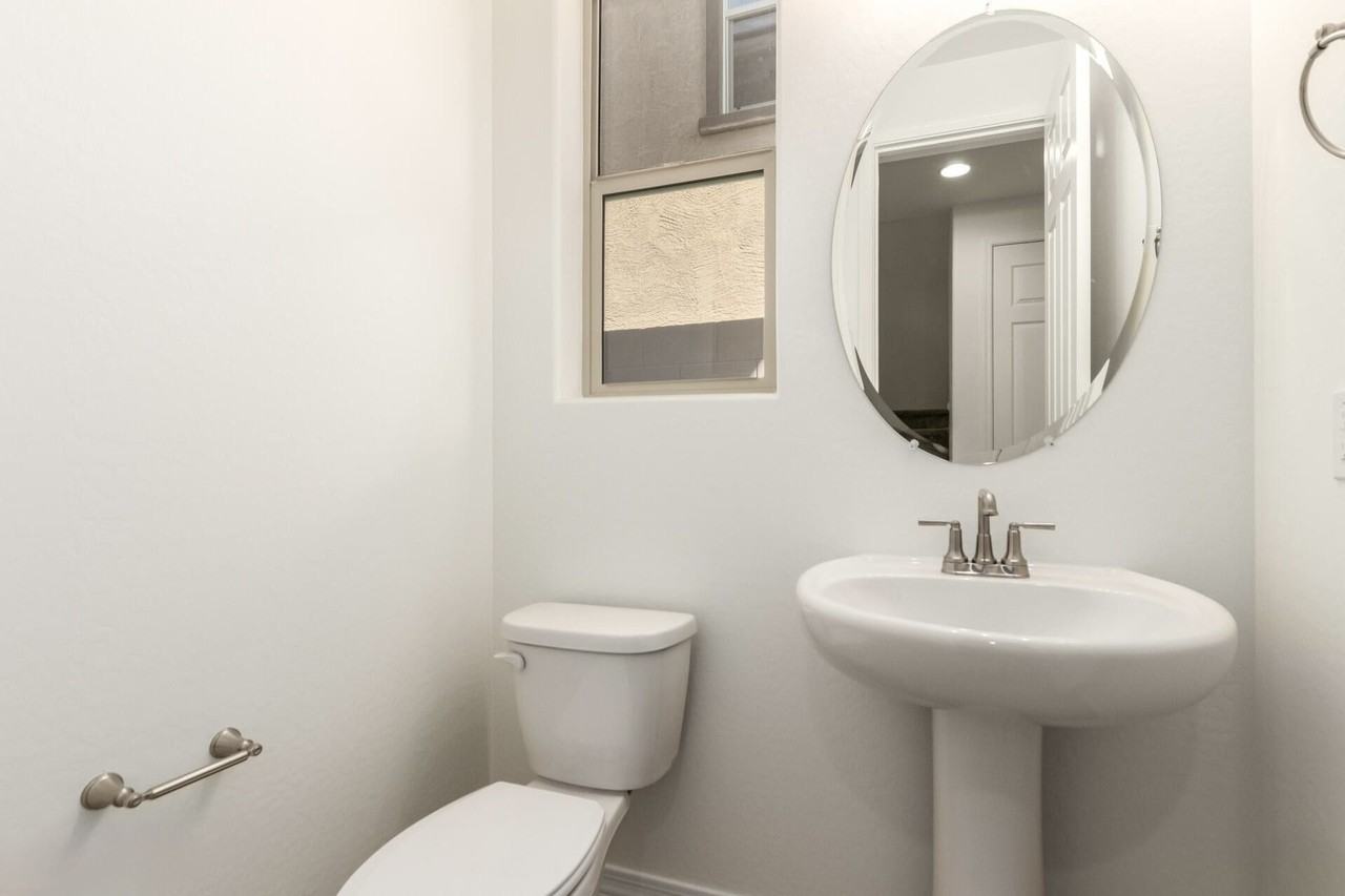 2910 North Clanton Street - Photo 5 of 13