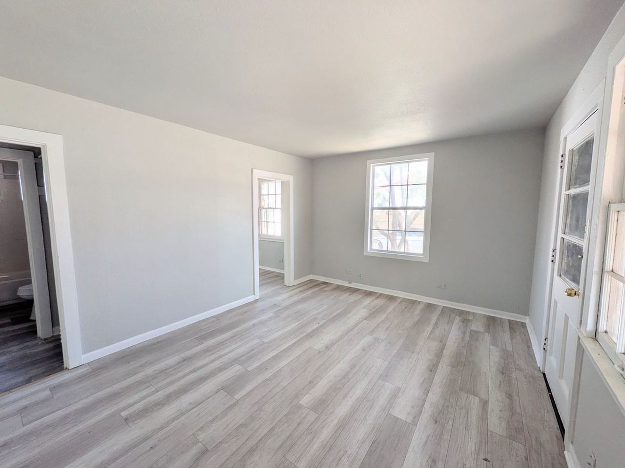 3003 Venus St - Photo 7 of 26