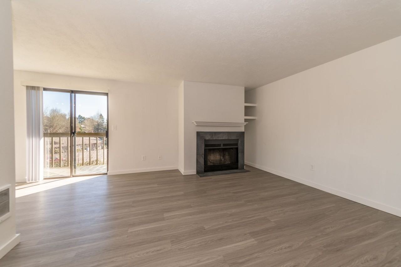 Hallwood Apartments - Photo 3 of 28