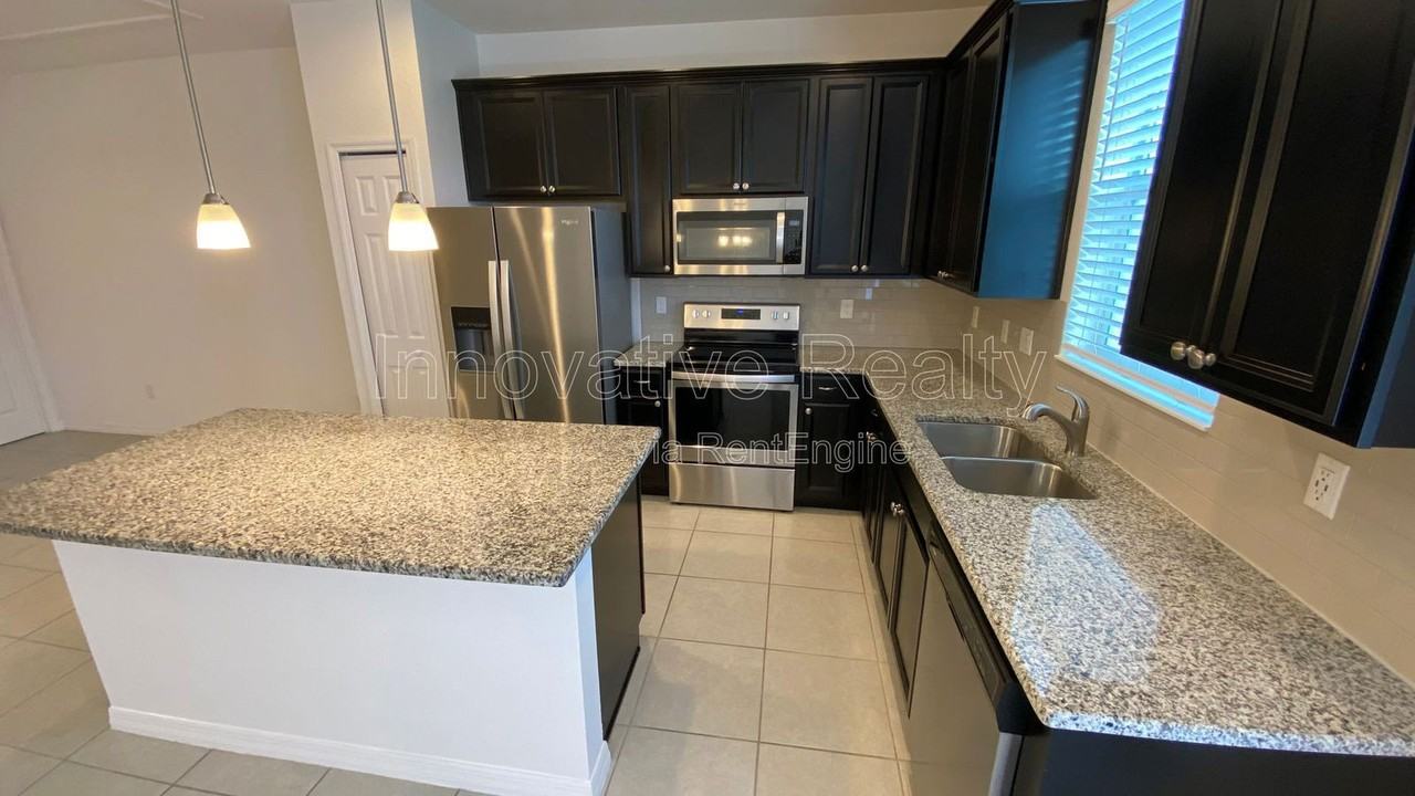 2271 Sedge Grass Way - Photo 3 of 15