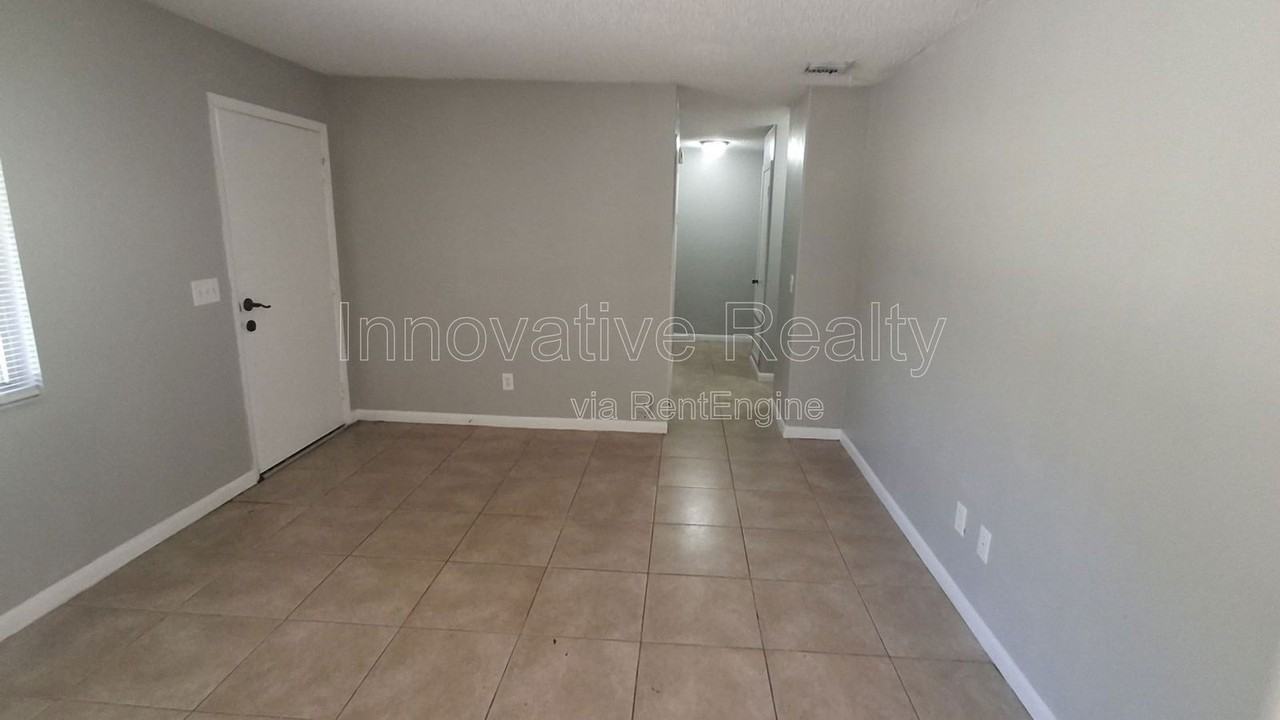 4720 Lighthouse Cir - Photo 4 of 15